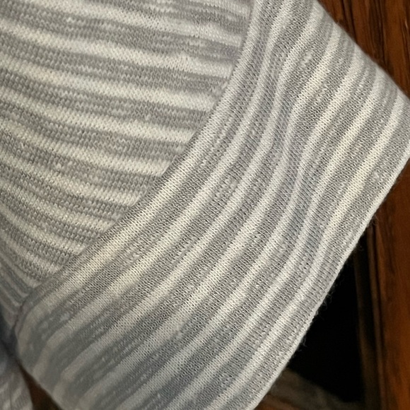 3/$40 | Melrose and Market | Light Grey Striped V-Neck Tee | Size M - Picture 4 of 6